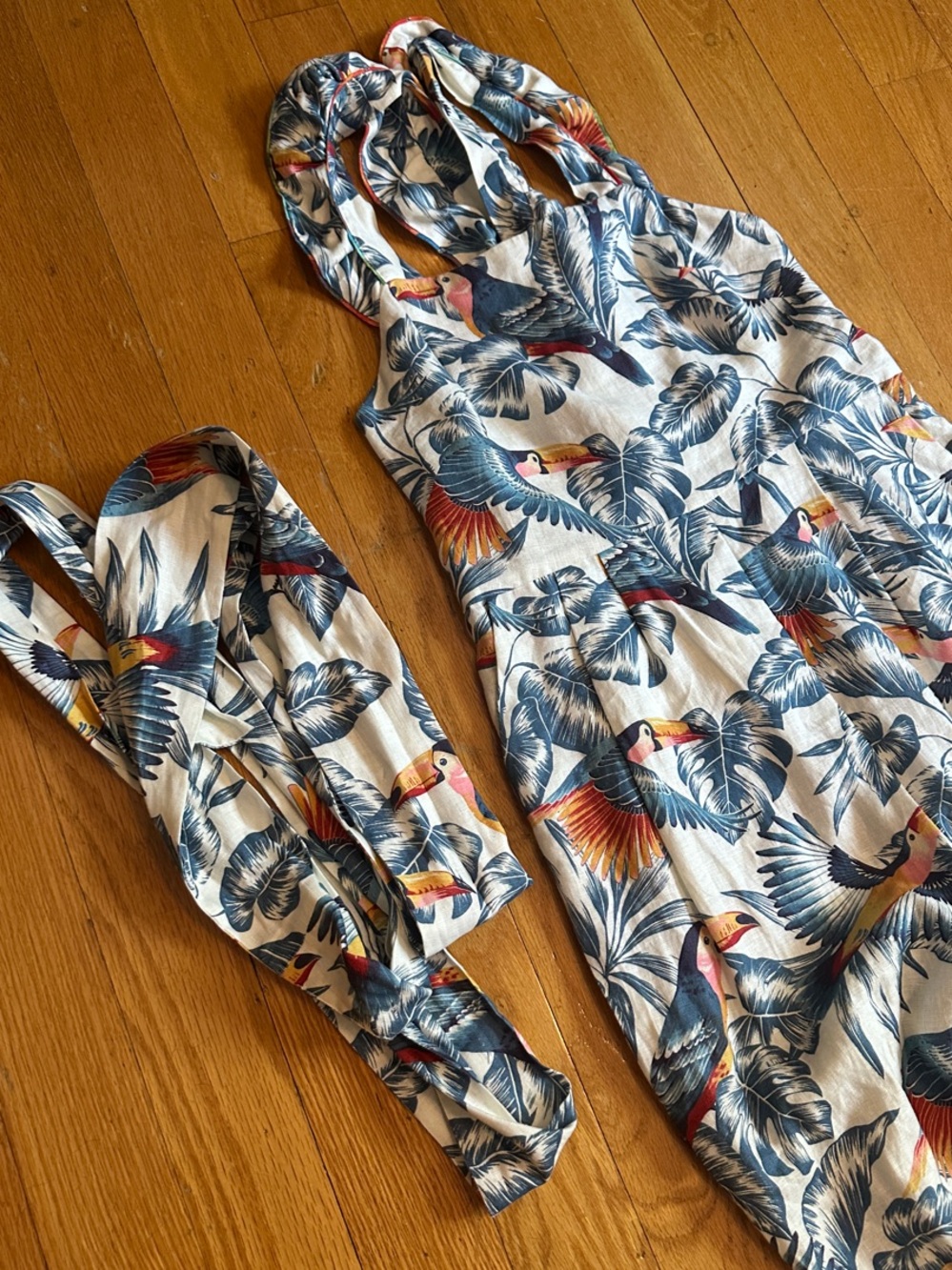NWT FARM RIO Flying Toucans Crossed Back Frilled Jumpsuit - Size Large - Picture 8 of 8